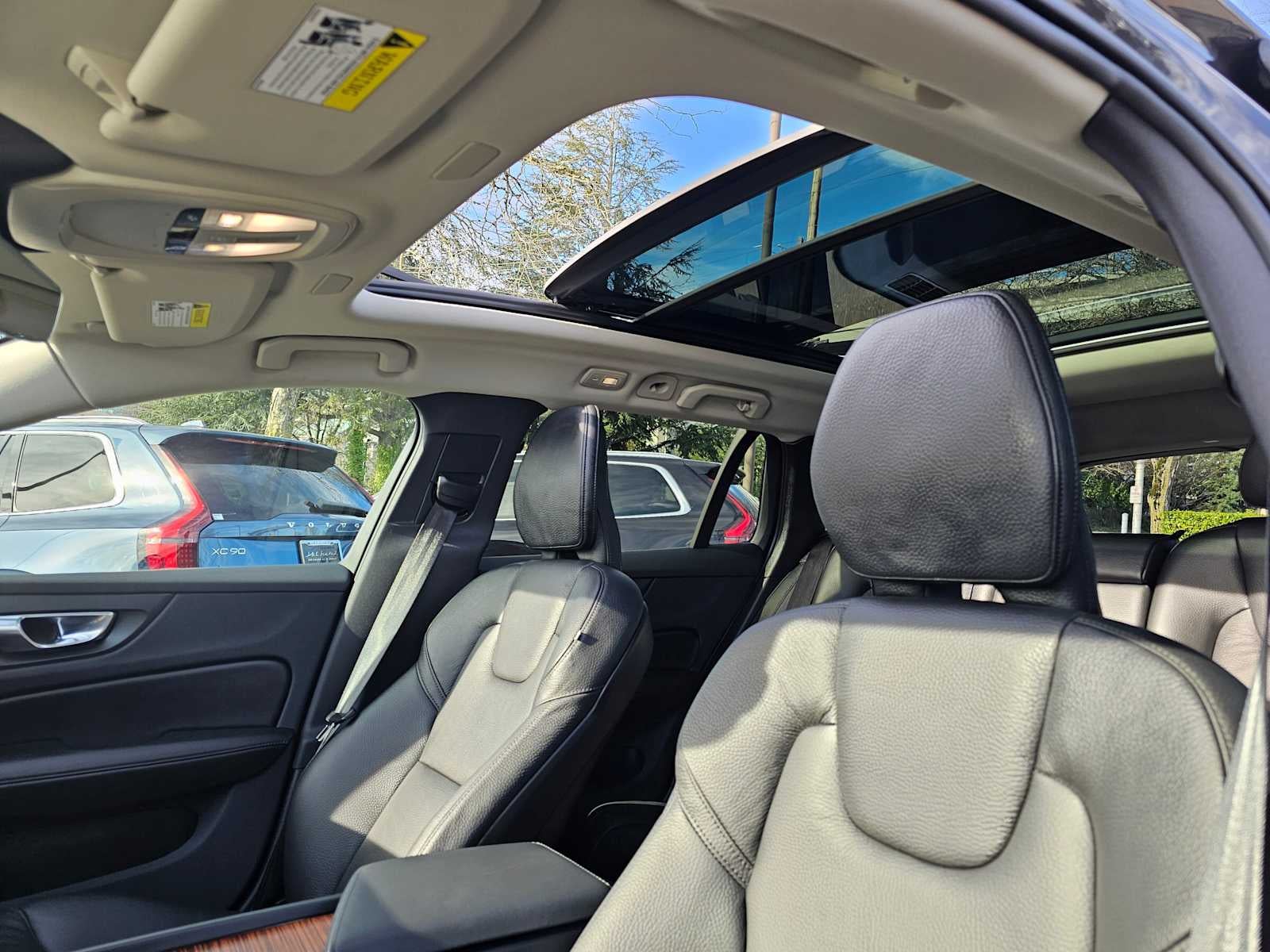 2025 Volvo V60 Cross Country Plus