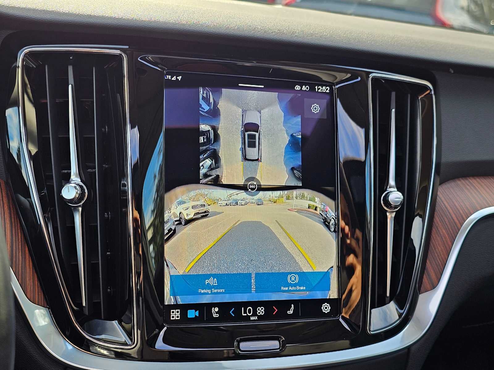 2025 Volvo V60 Cross Country Plus