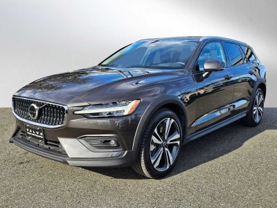 2025 Volvo V60 Cross Country Plus