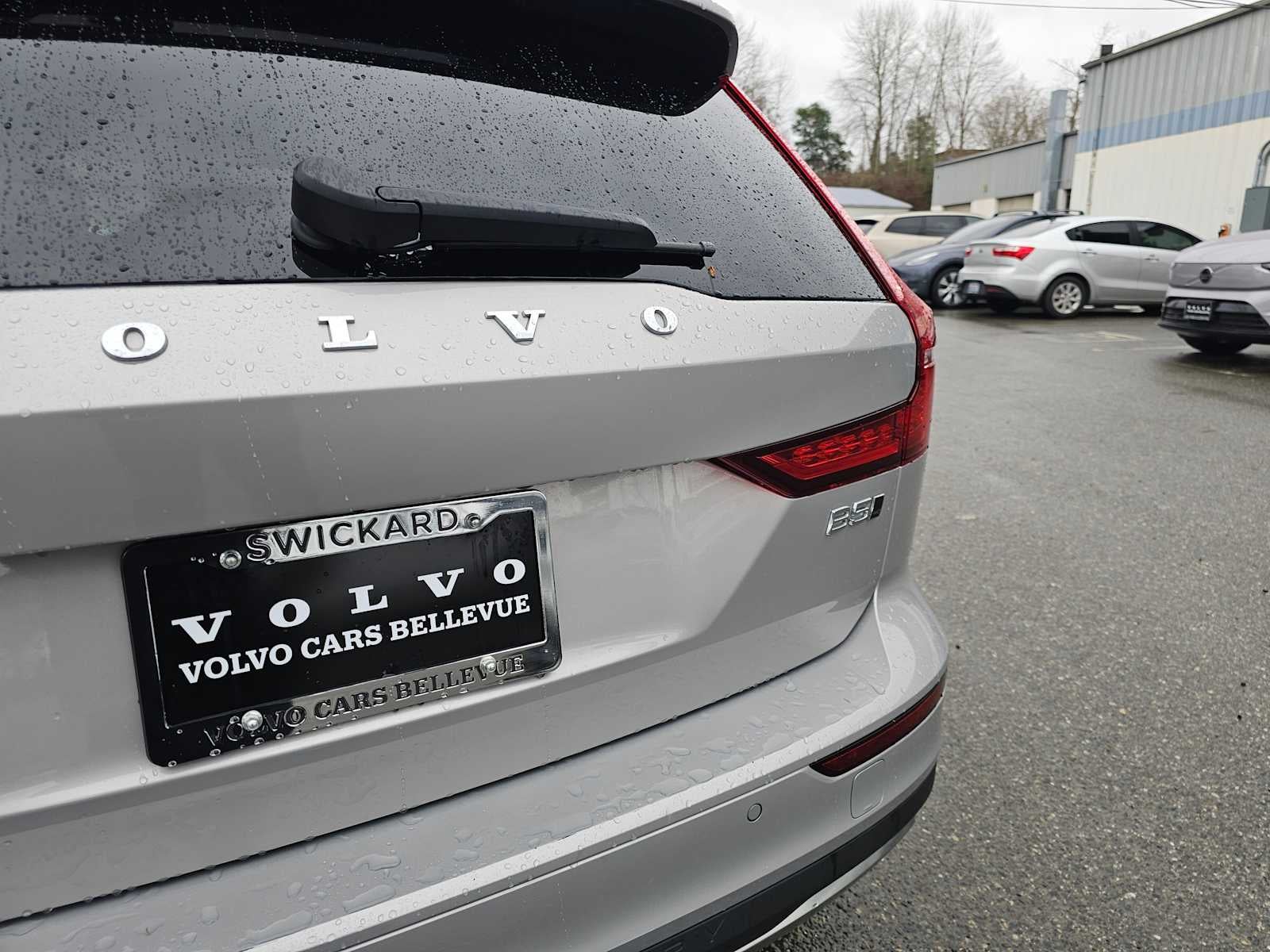 2025 Volvo V60 Cross Country Plus