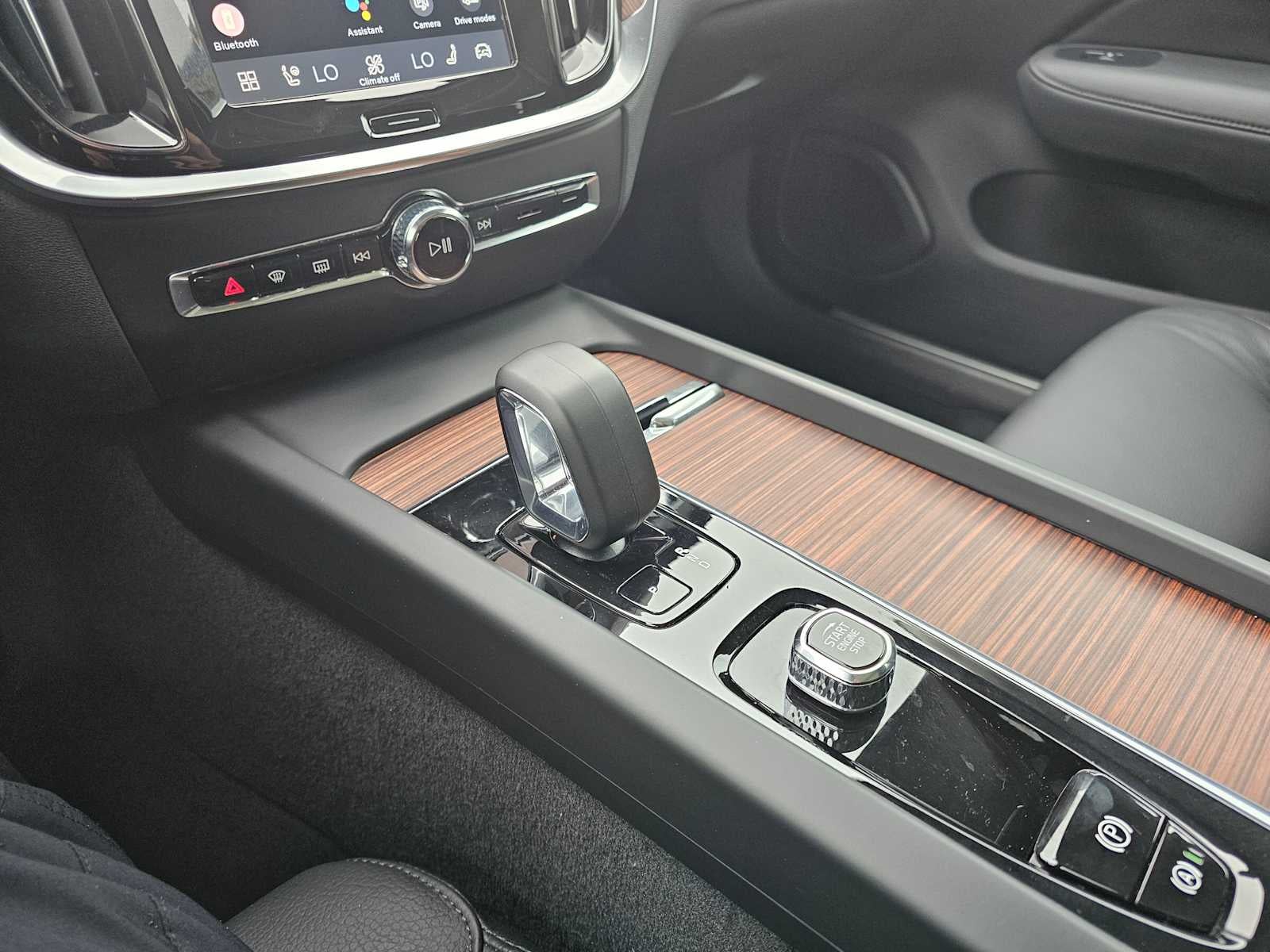 2025 Volvo V60 Cross Country Plus