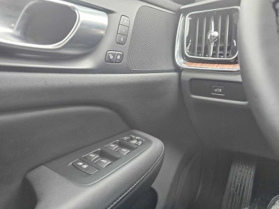 2025 Volvo V60 Cross Country Plus