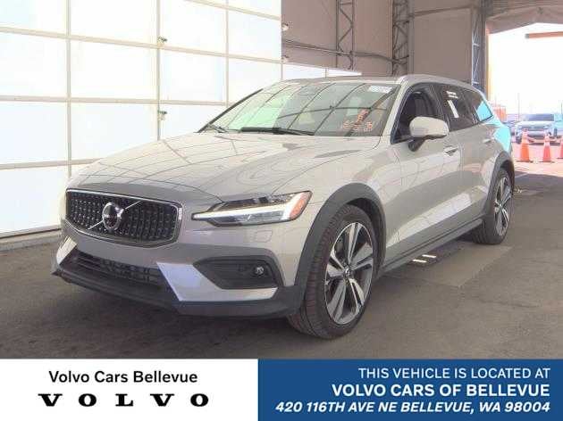 2025 Volvo V60 Cross Country Plus