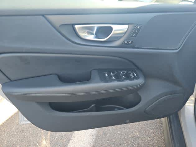 2025 Volvo V60 Cross Country Plus