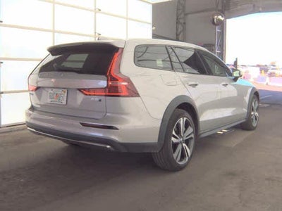 2025 Volvo V60 Cross Country Plus
