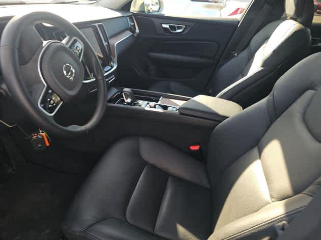 2025 Volvo V60 Cross Country Plus