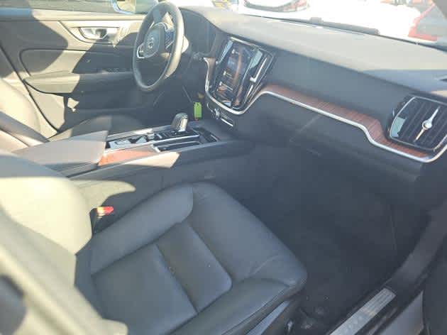 2025 Volvo V60 Cross Country Plus