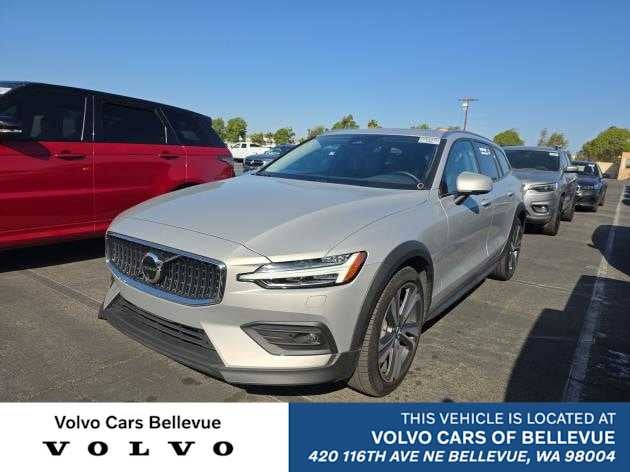 2025 Volvo V60 Cross Country Plus