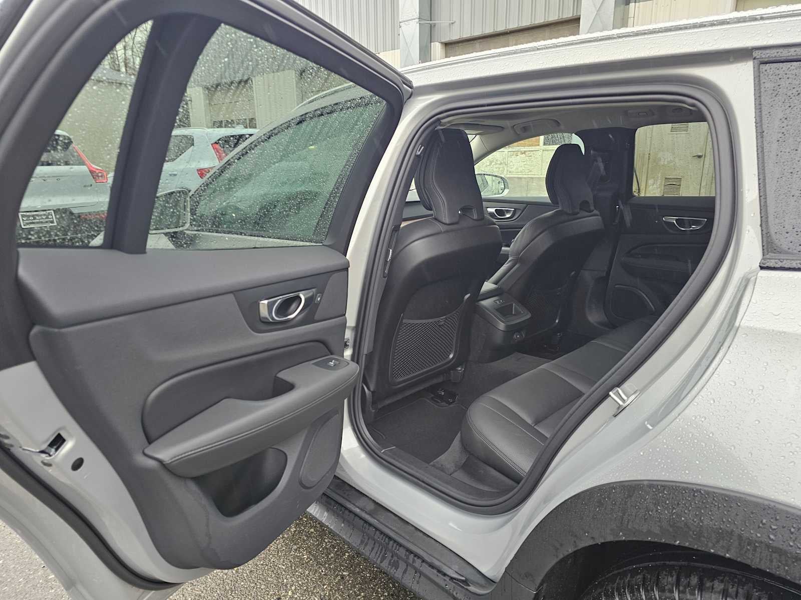 2025 Volvo V60 Cross Country Plus