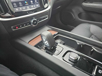2025 Volvo V60 Cross Country Plus