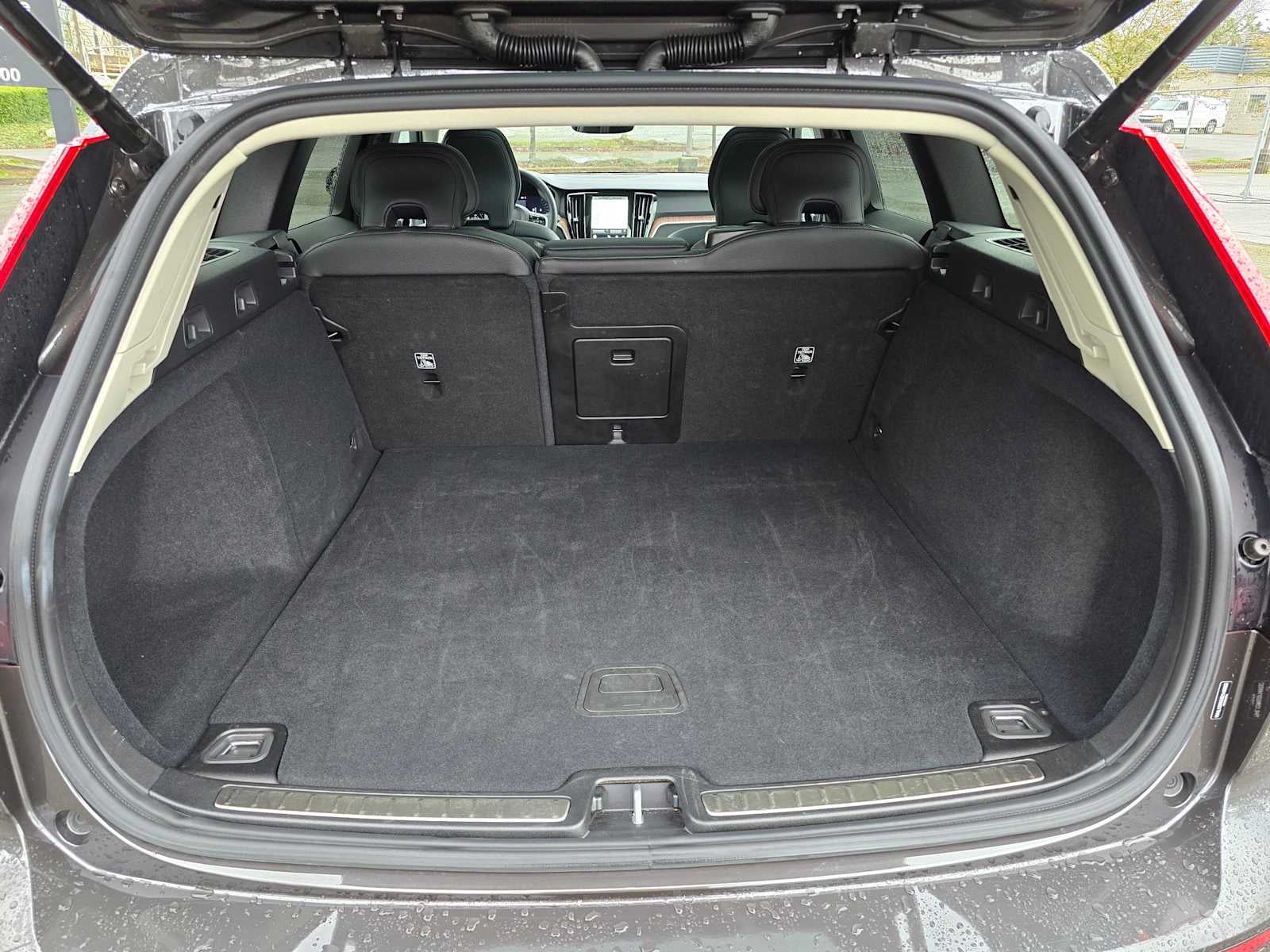 2025 Volvo V60 Cross Country Plus