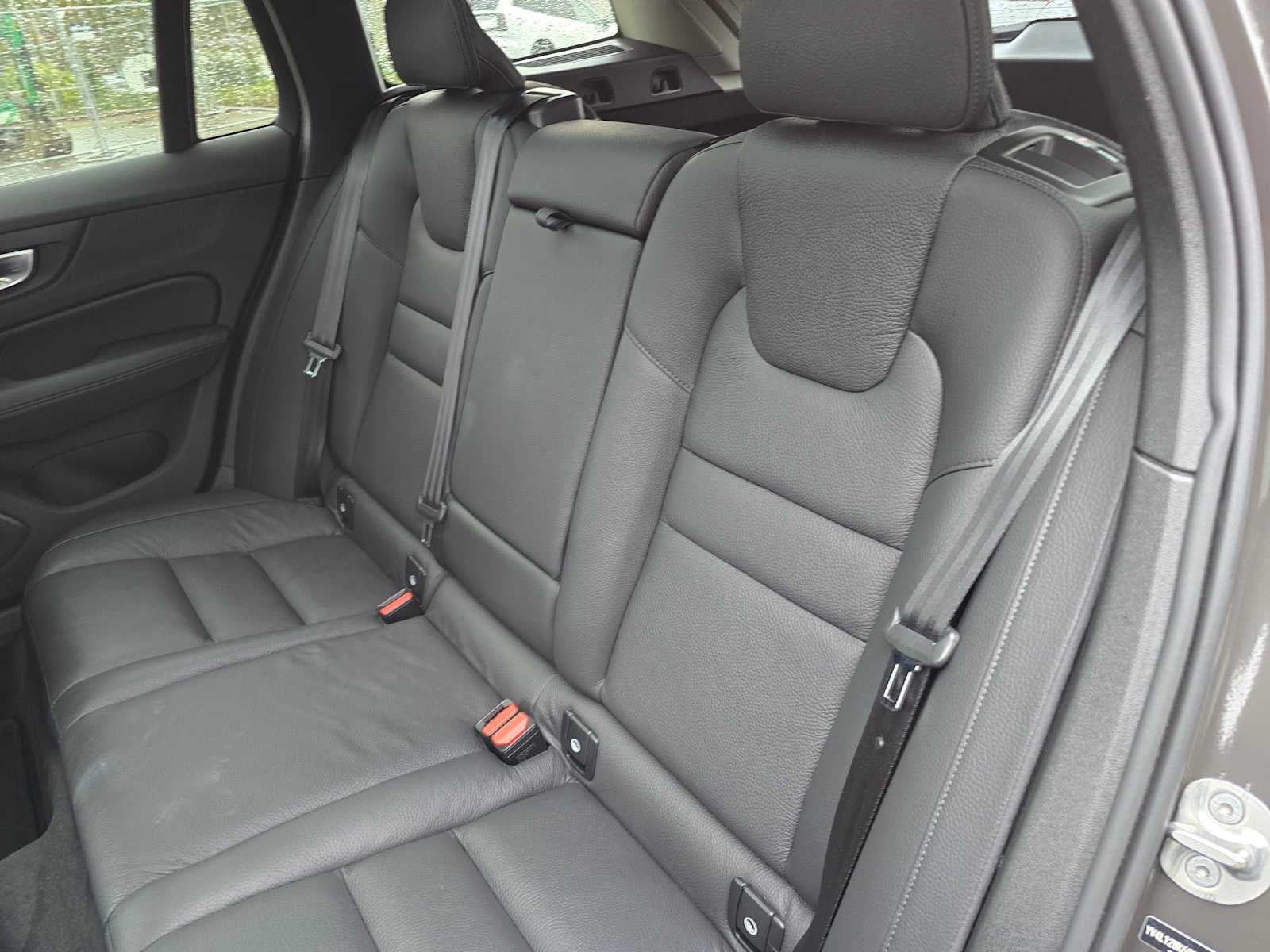 2025 Volvo V60 Cross Country Plus