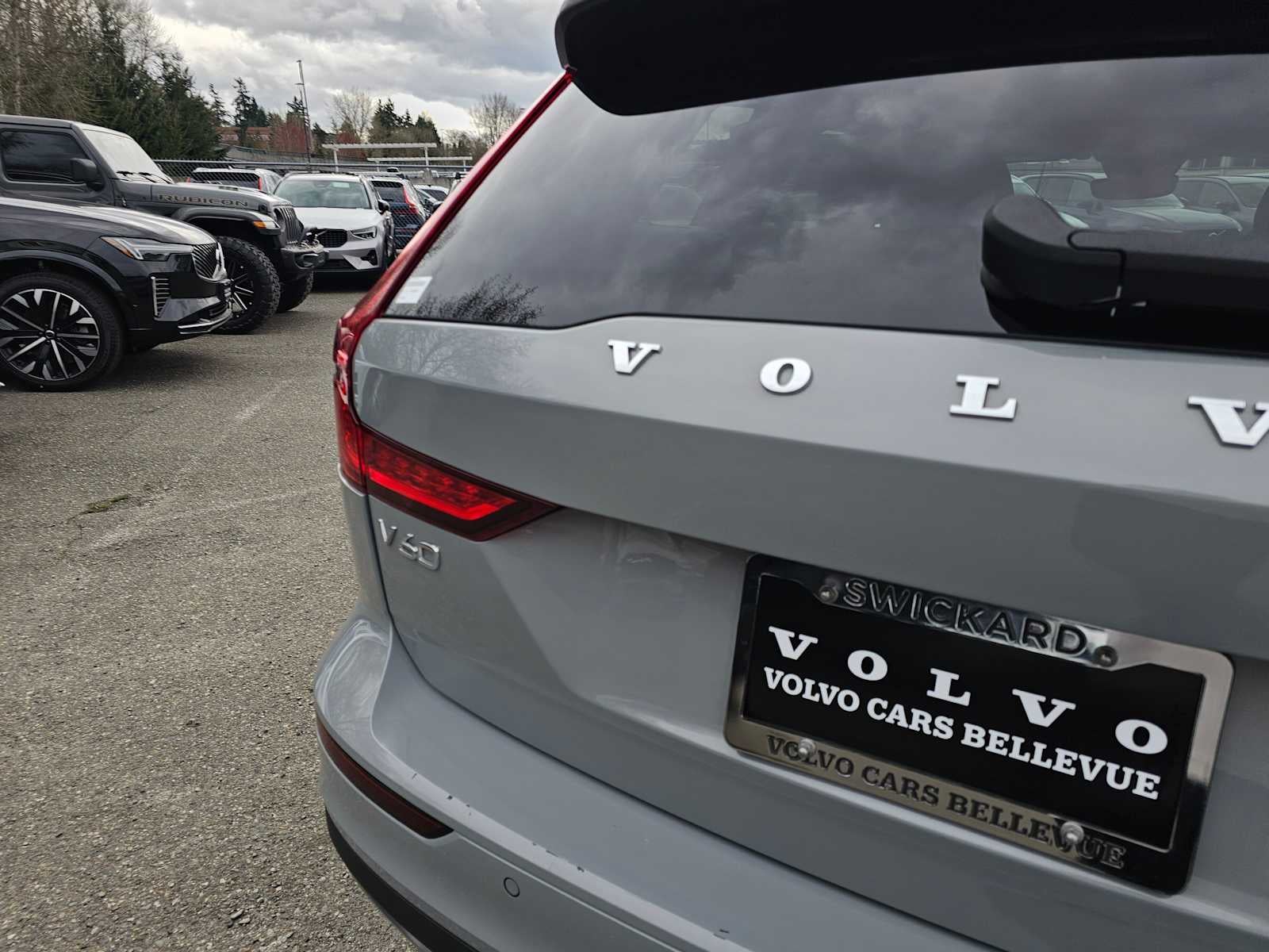 2025 Volvo V60 Cross Country Plus