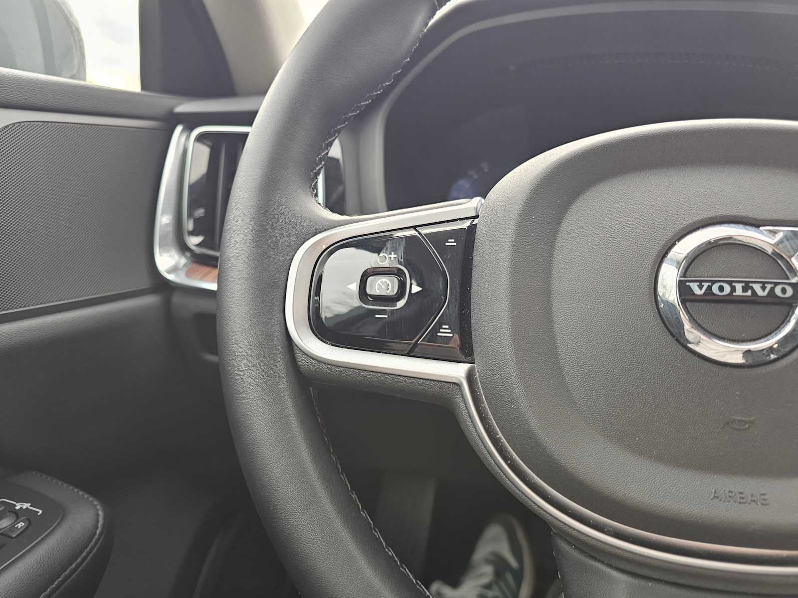 2025 Volvo V60 Cross Country Plus