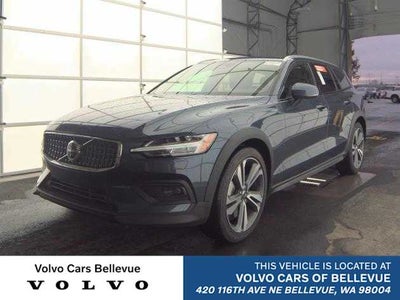 2025 Volvo V60 Cross Country Plus