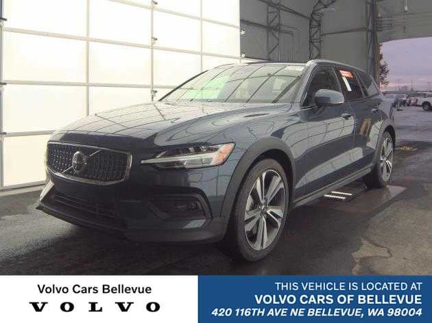 2025 Volvo V60 Cross Country Plus