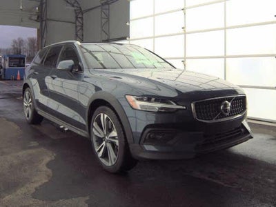2025 Volvo V60 Cross Country Plus