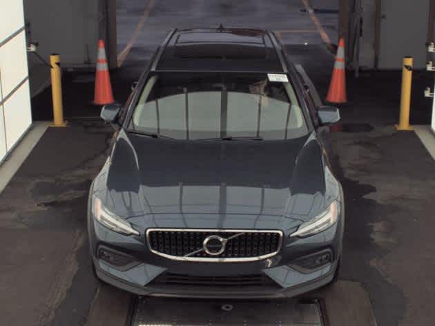 2025 Volvo V60 Cross Country Plus