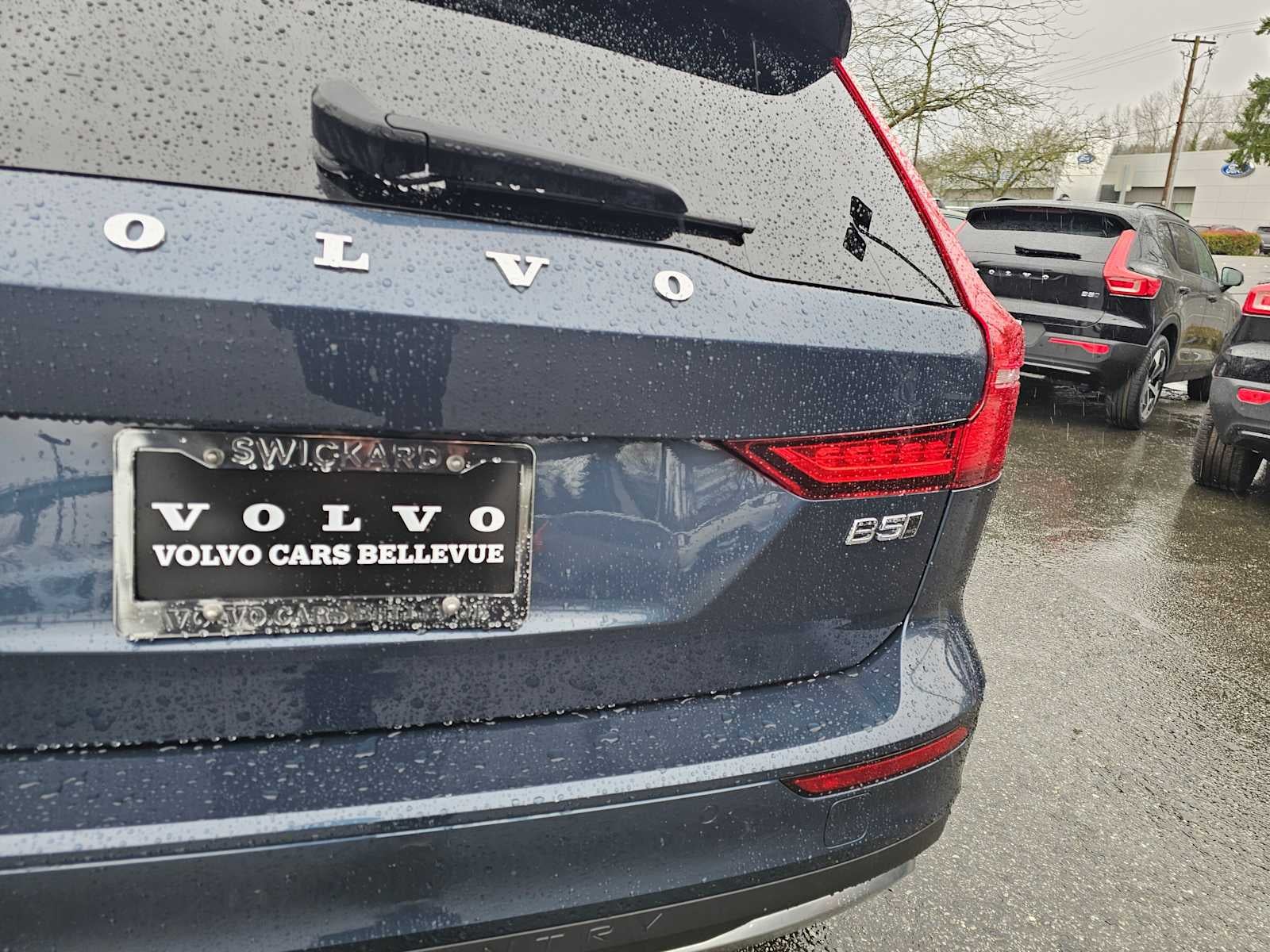 2025 Volvo V60 Cross Country Plus