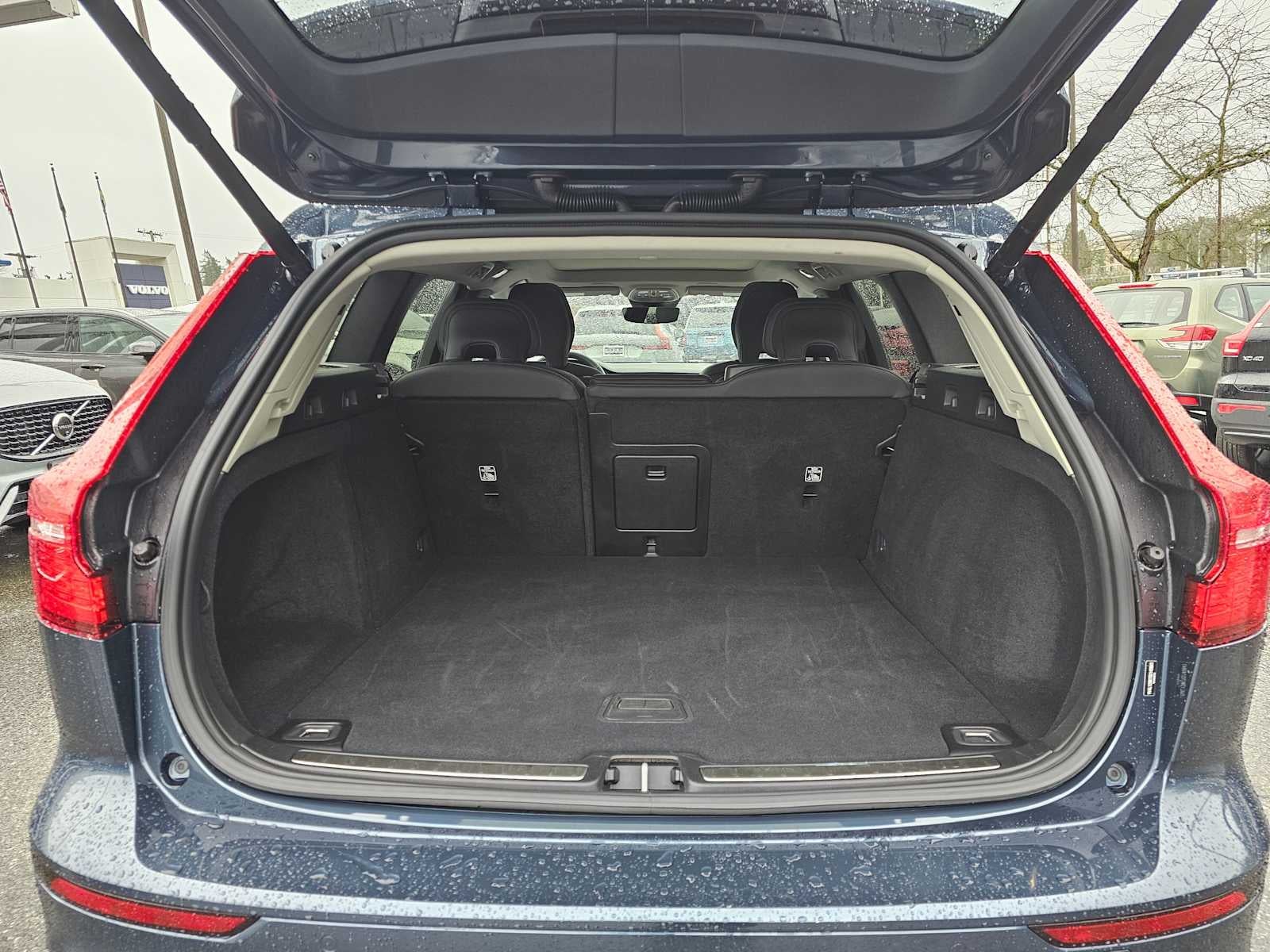 2025 Volvo V60 Cross Country Plus