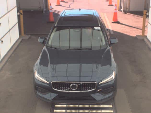 2025 Volvo V60 Cross Country Plus