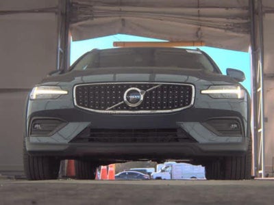 2025 Volvo V60 Cross Country Plus