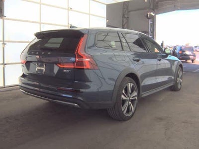 2025 Volvo V60 Cross Country Plus