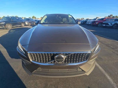 2025 Volvo V60 Cross Country Plus