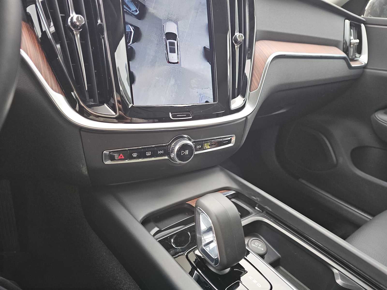 2025 Volvo V60 Cross Country Plus