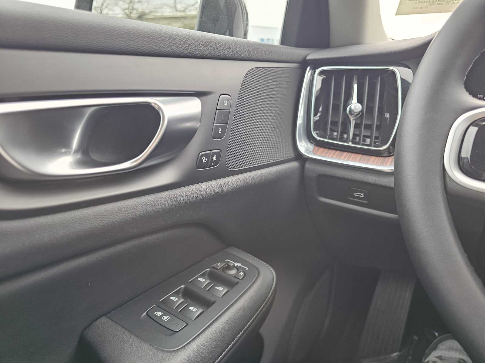 2025 Volvo V60 Cross Country Plus