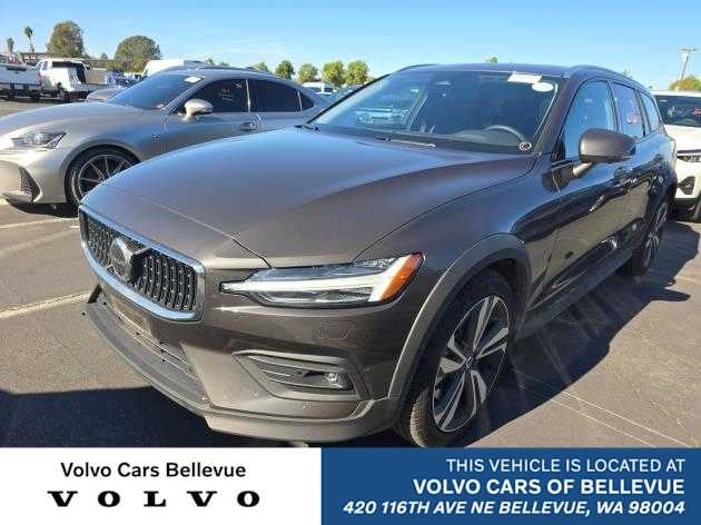 2025 Volvo V60 Cross Country Plus