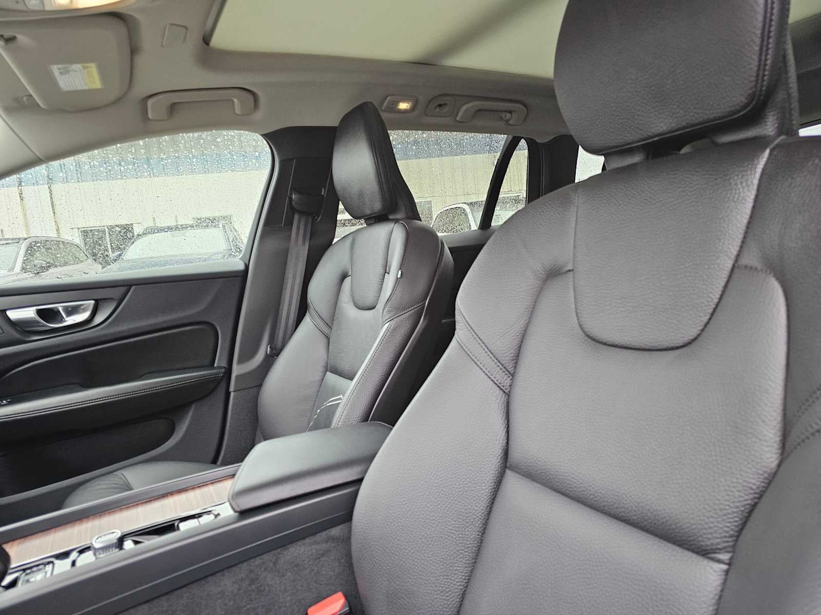 2025 Volvo V60 Cross Country Plus