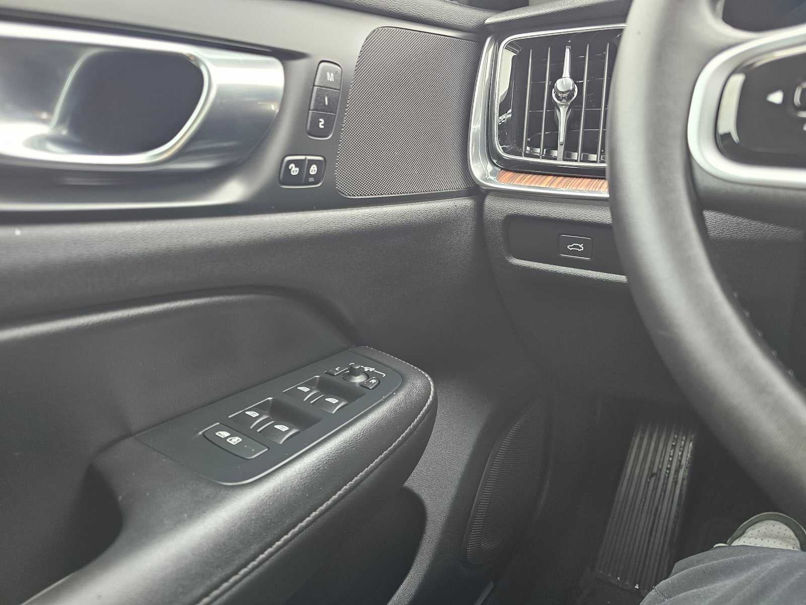 2025 Volvo V60 Cross Country Plus