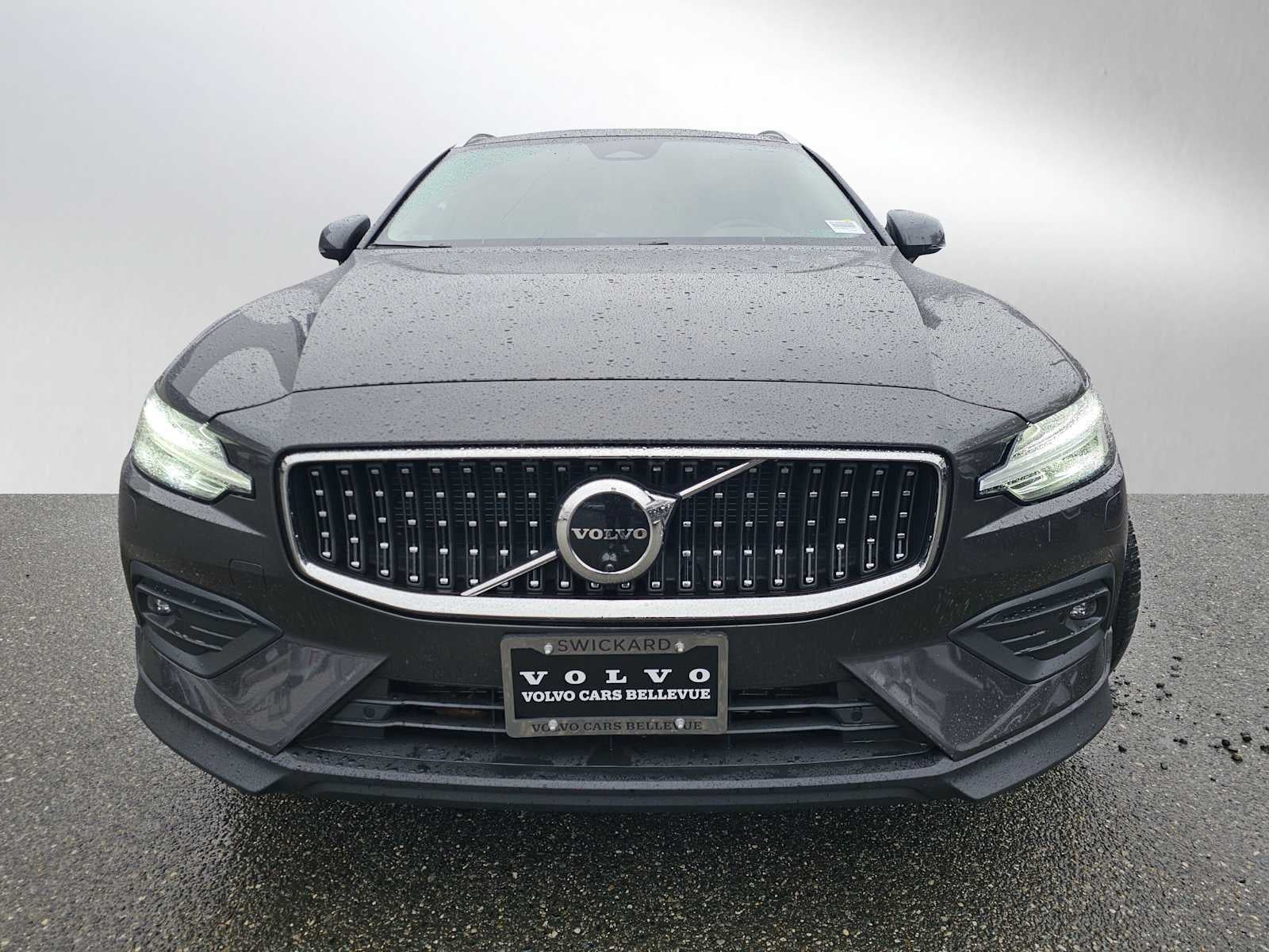 2025 Volvo V60 Cross Country Plus