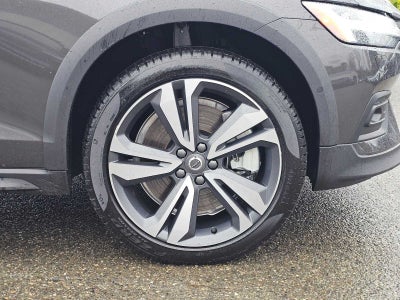 2025 Volvo V60 Cross Country Plus