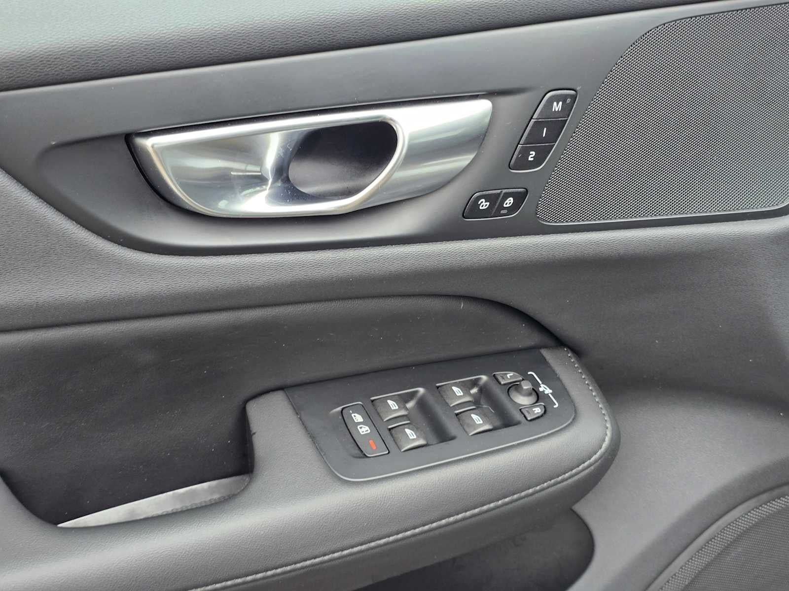 2025 Volvo V60 Cross Country Plus