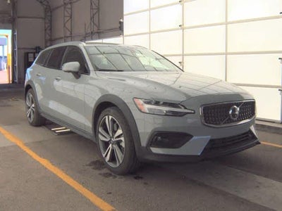 2025 Volvo V60 Cross Country Plus