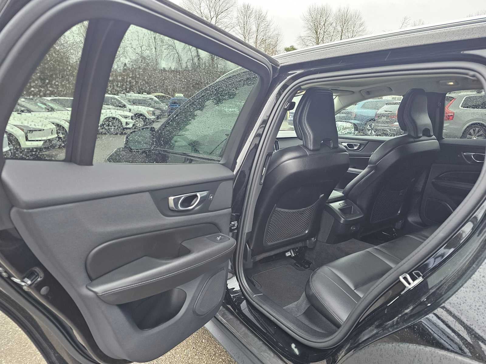 2025 Volvo V60 Cross Country Plus