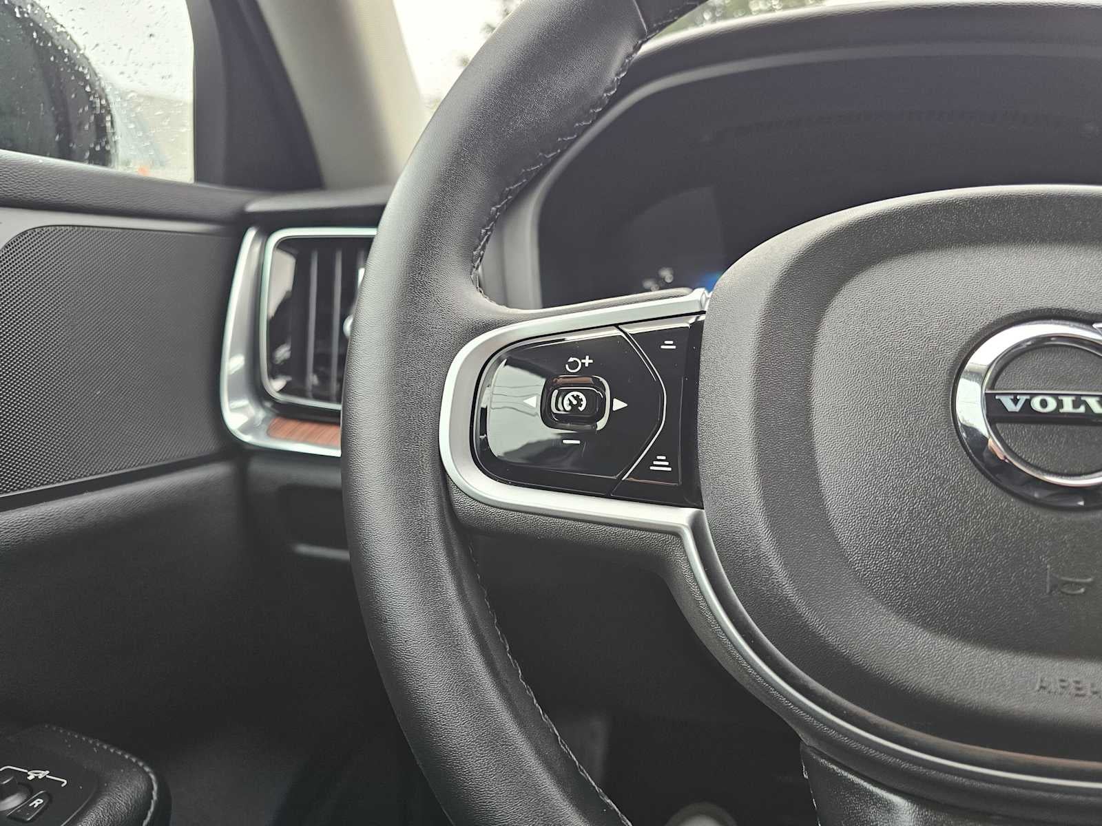 2025 Volvo V60 Cross Country Plus