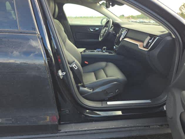 2025 Volvo V60 Cross Country Plus