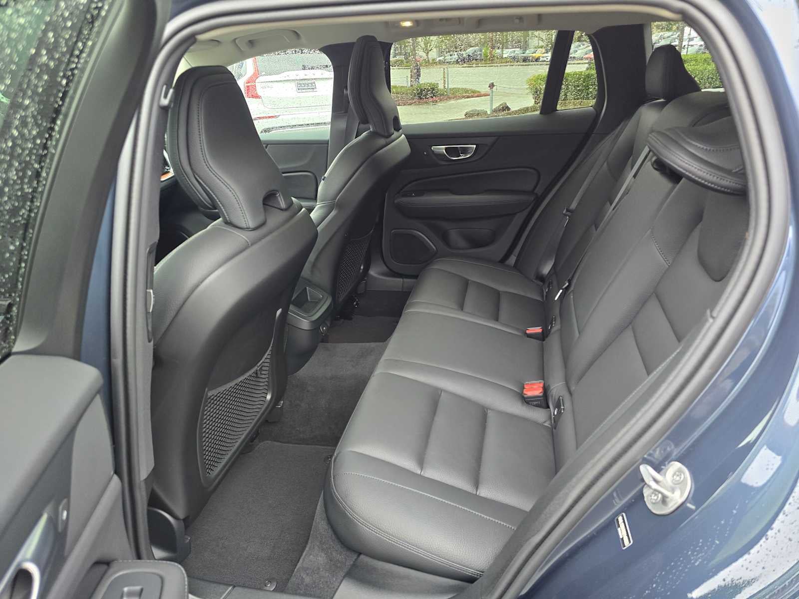 2025 Volvo V60 Cross Country Plus