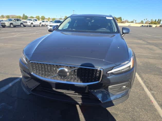 2025 Volvo V60 Cross Country Plus