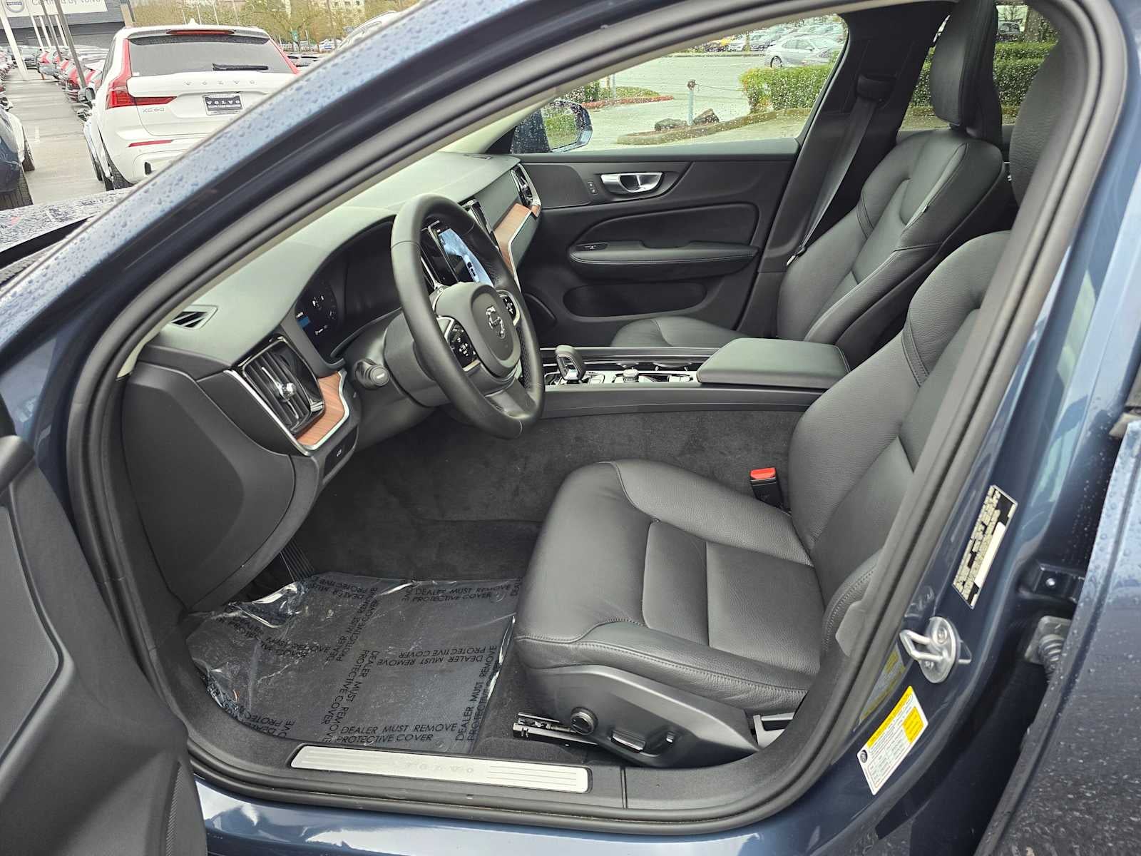 2025 Volvo V60 Cross Country Plus