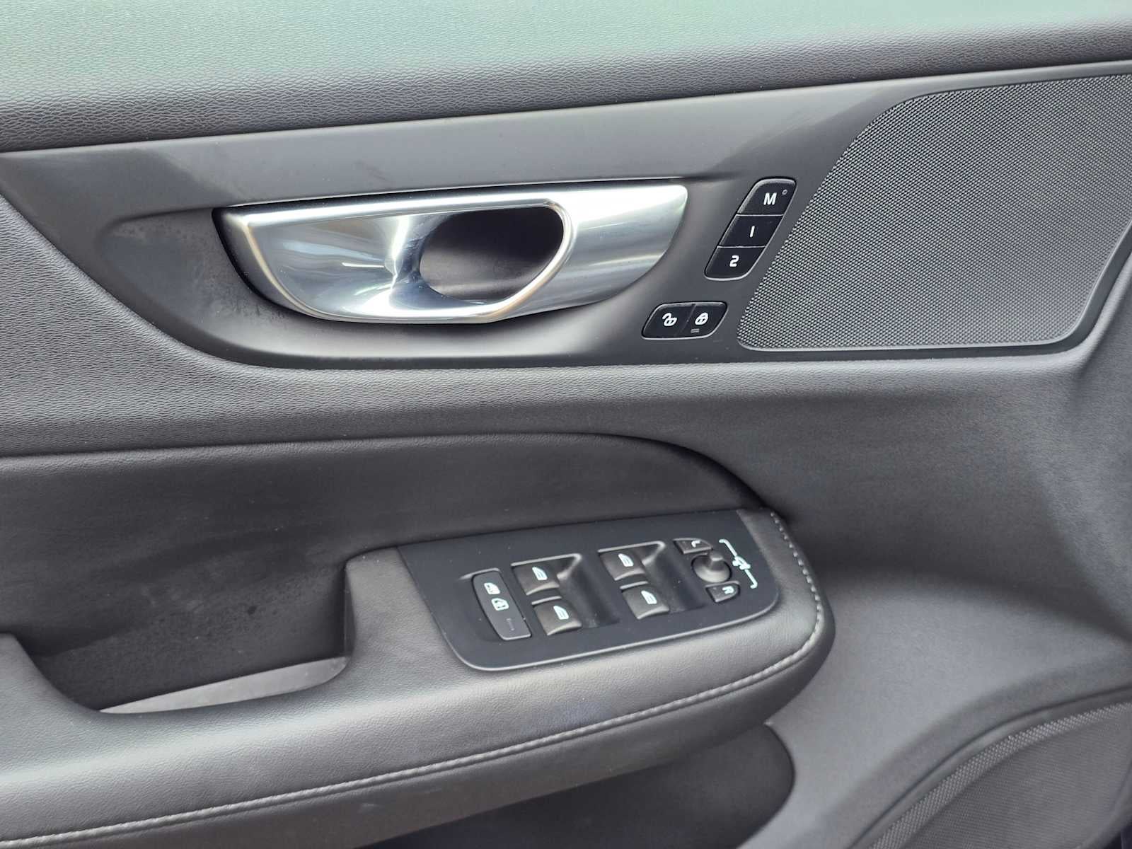 2025 Volvo V60 Cross Country Plus