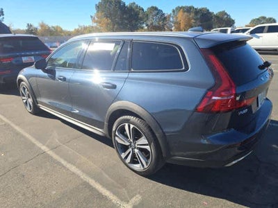 2025 Volvo V60 Cross Country Plus