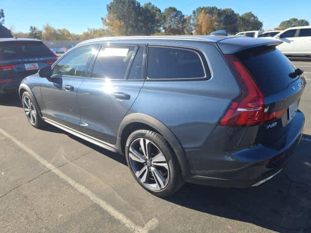 2025 Volvo V60 Cross Country Plus