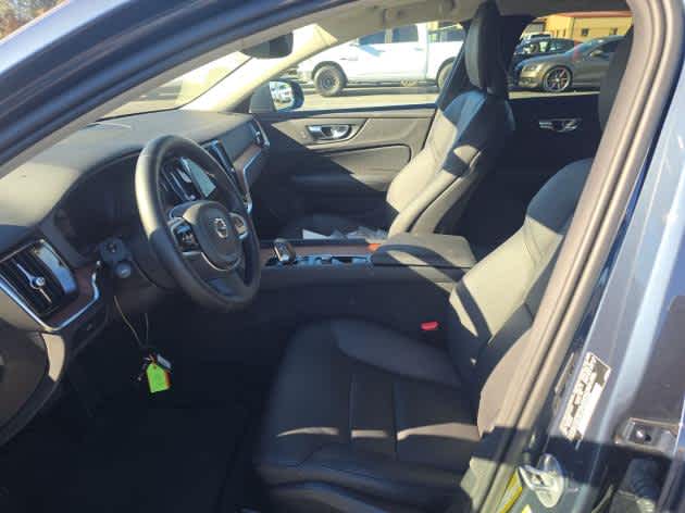 2025 Volvo V60 Cross Country Plus