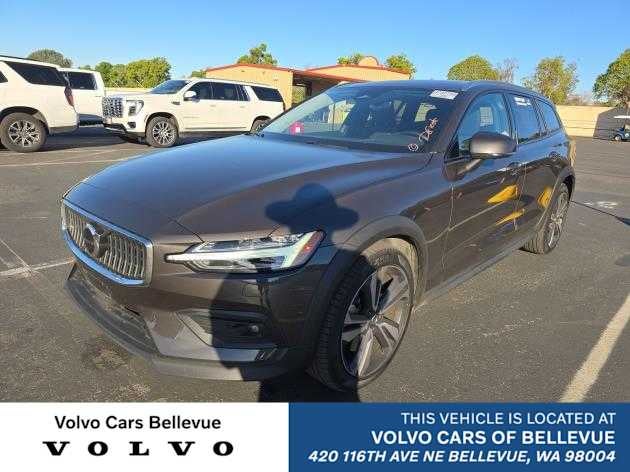 2025 Volvo V60 Cross Country Plus