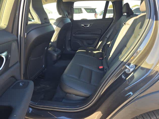 2025 Volvo V60 Cross Country Plus