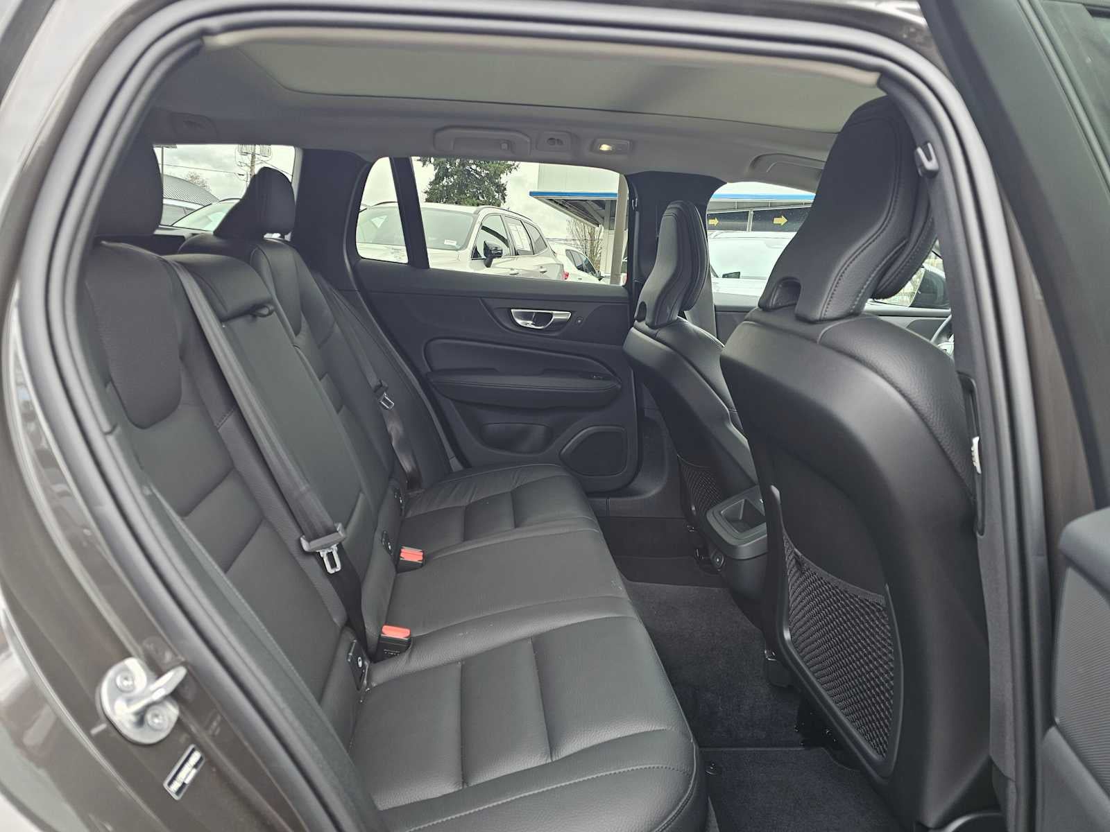 2025 Volvo V60 Cross Country Plus